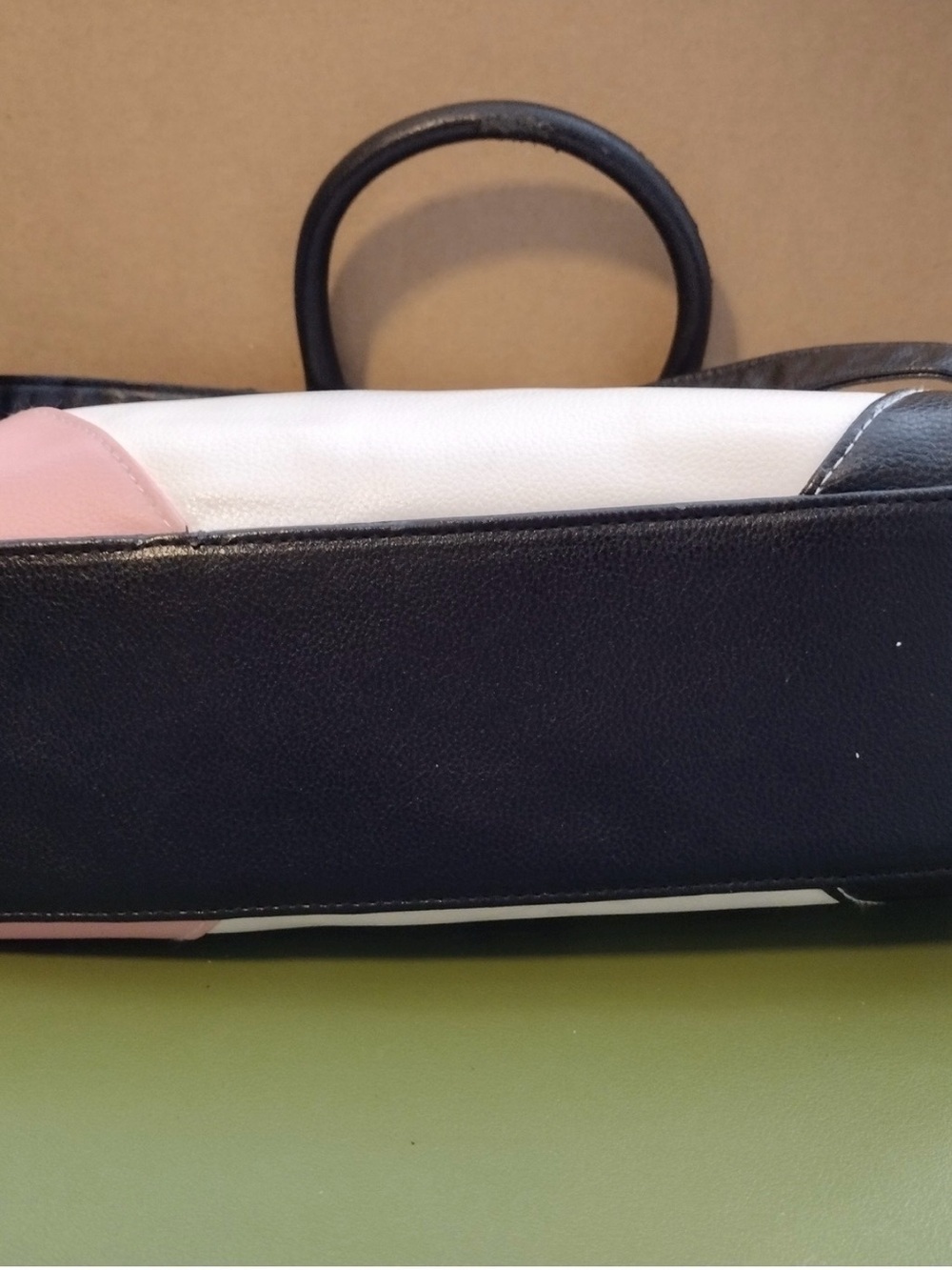 Hello Kitty Pink & White Leather Satchel Handbag - Picture 3 of 5